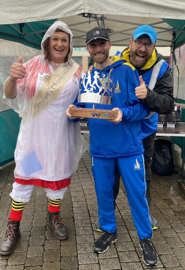 truro-half-marathon-2024- stevereynolds-winner-2023-andy-williams-race-director-BettyStogs